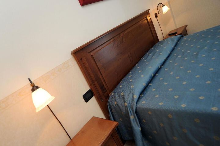 Room 7 of 52