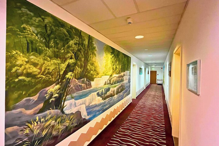 Ballroom/Hall 31 of 38