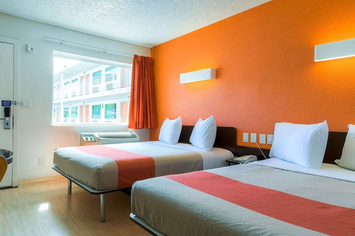 Room 21 of 44