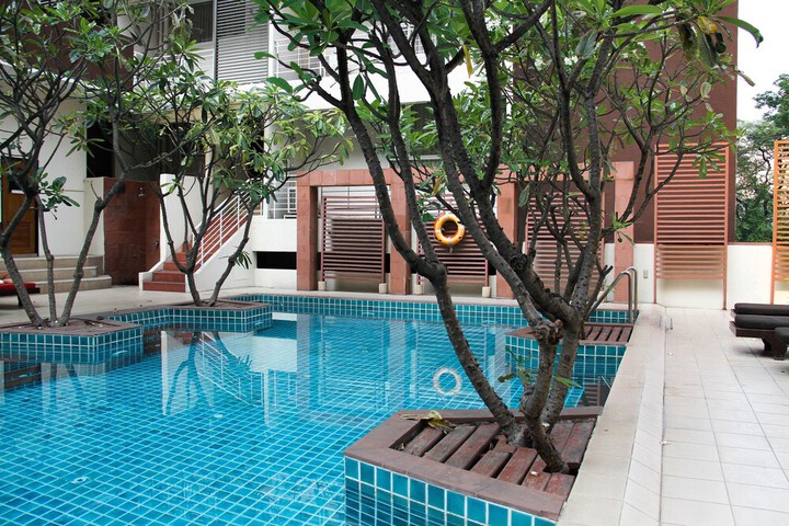 Hotel Pool