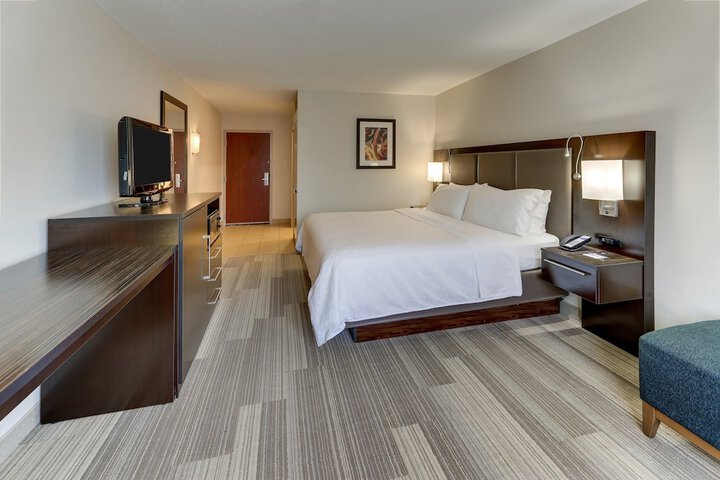 1 King Bed (13 of 14)