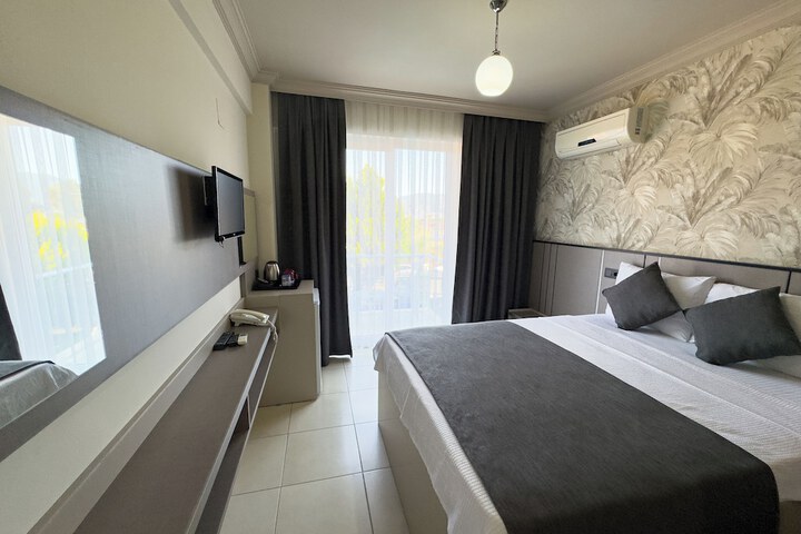 Room 17 of 64