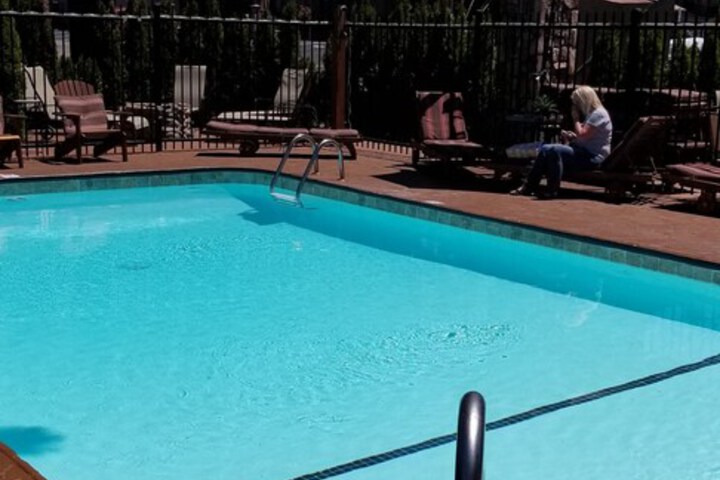 Pool 516 of 828