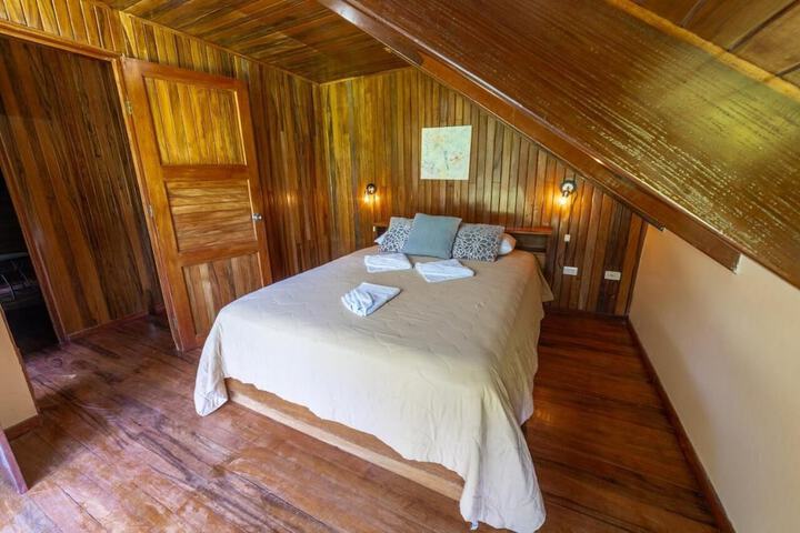 Room 2 of 49