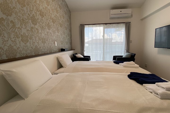 Room 10 of 26