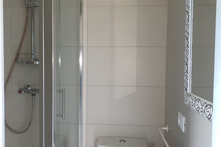 Room 43 of 86