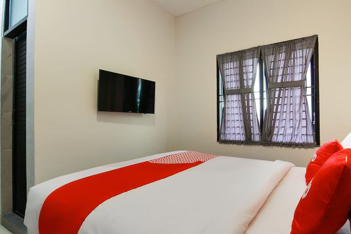 Room 17 of 33