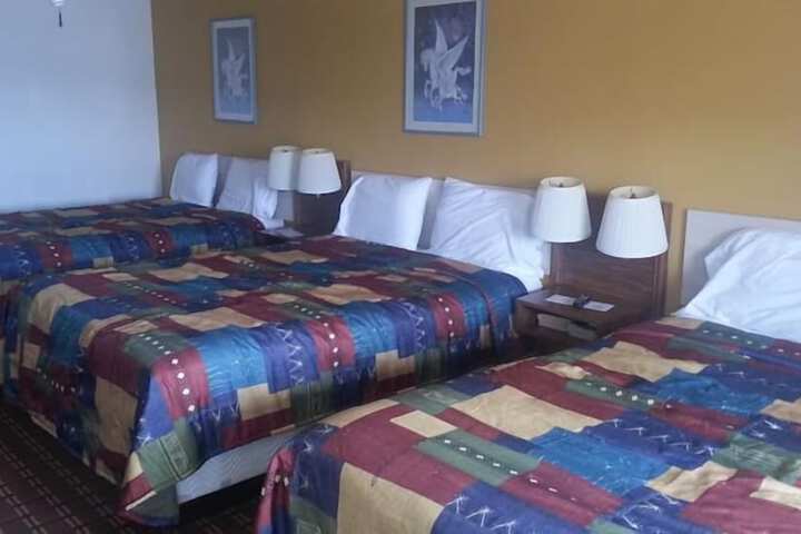 Room 10 of 22