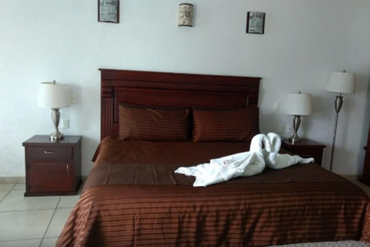 Room 12 of 65