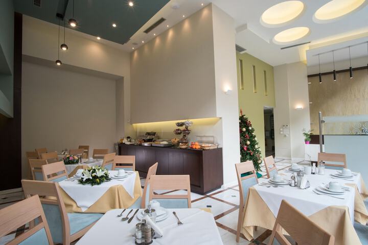 Breakfast area