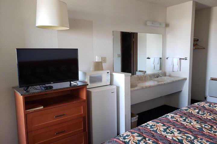 Room 3 of 35