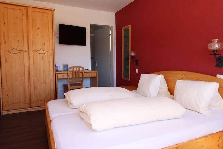 Room 12 of 73