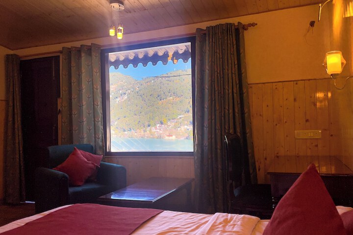 Room 23 of 148