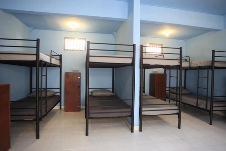 Room 9 of 25