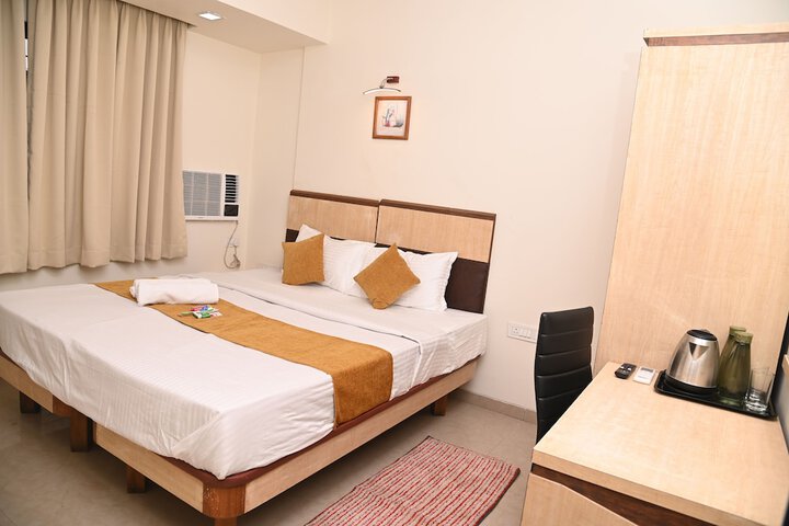 Room 5 of 7