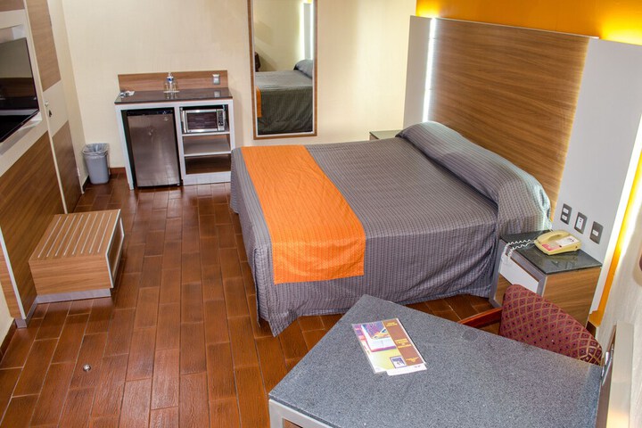 Room 6 of 15