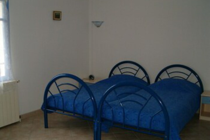Room 13 of 21