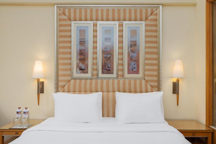 Room 13 of 63