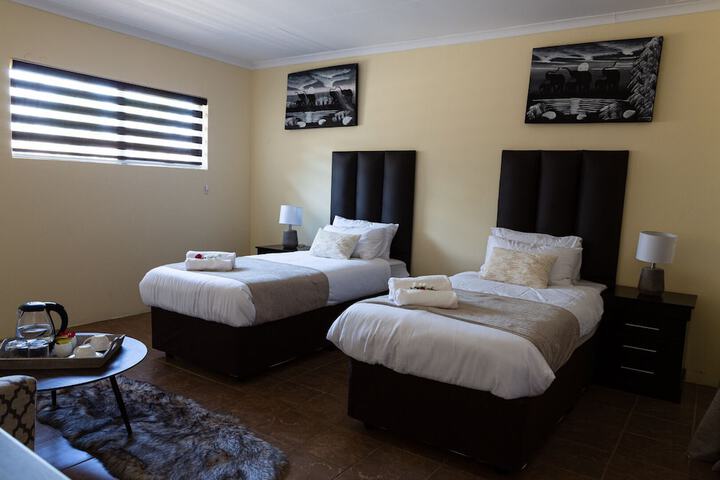 Room 6 of 27
