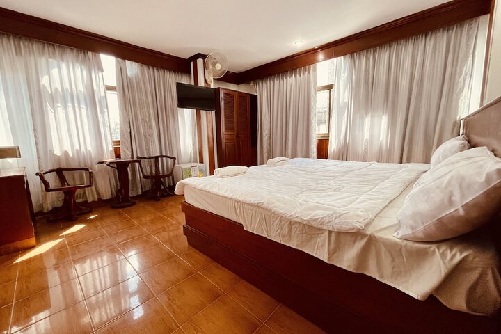 Room 7 of 34