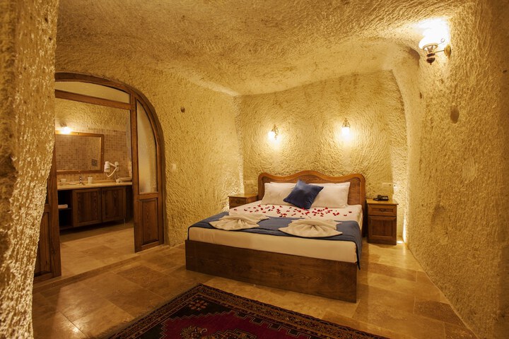 Room 14 of 83