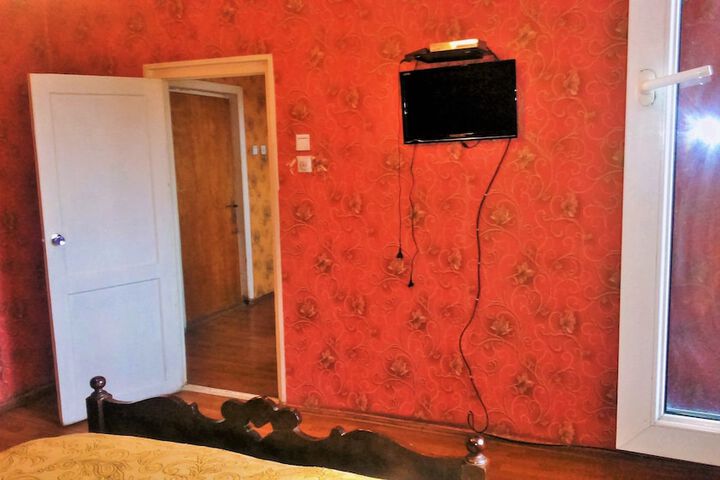 Room 8 of 54