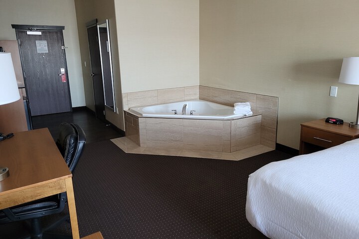 Room 4 of 30