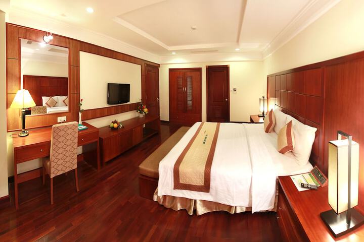 Room 11 of 43