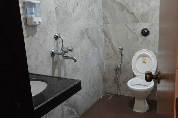 Room 17 of 21
