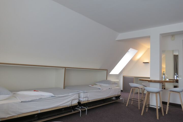 Room 54 of 125