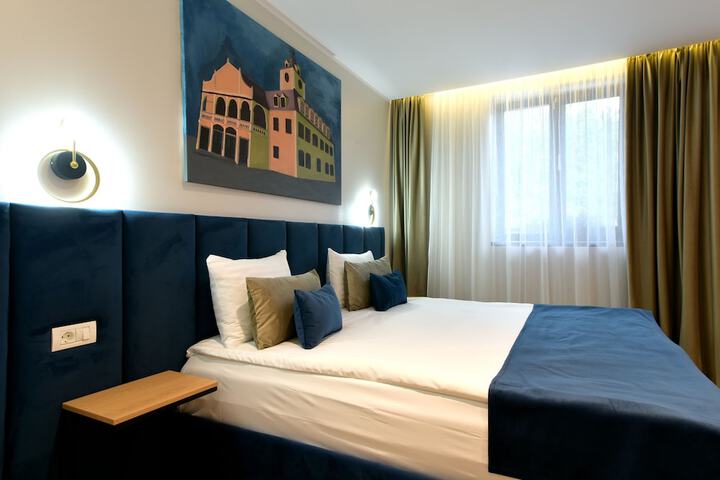 Room 15 of 48