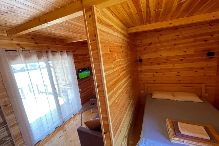 Room 3 of 10