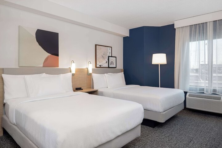 2 Double Beds (13 of 14)