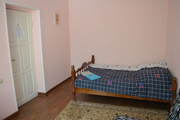 Room 11 of 20