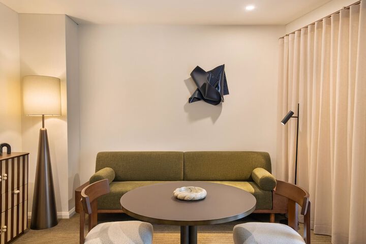 Room 34 of 154