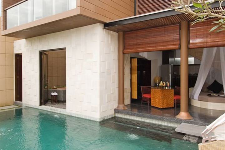 Pools & Facilities