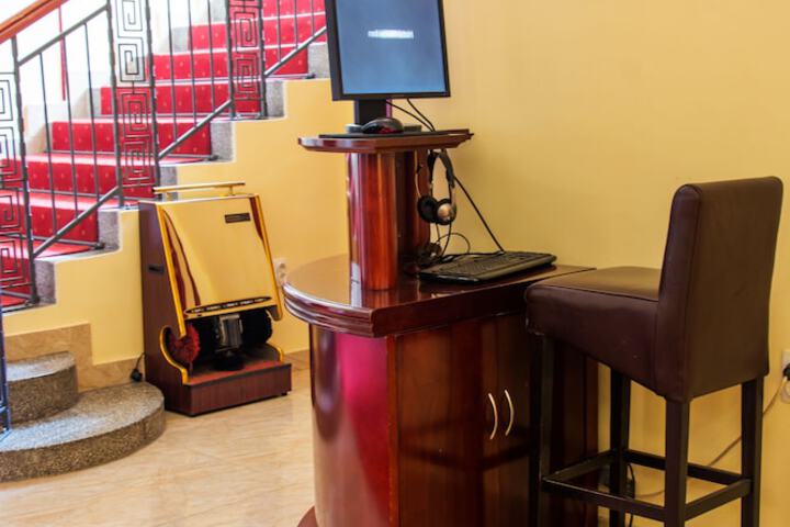 Concierge desk