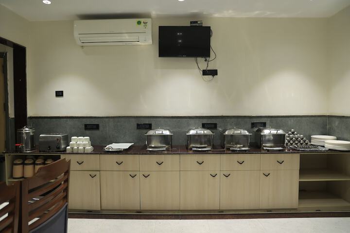Dining 106 of 136