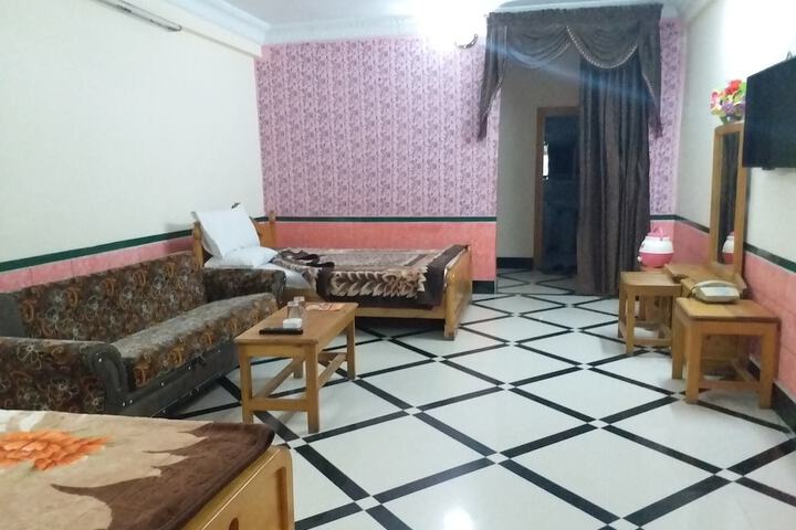 Room 18 of 33