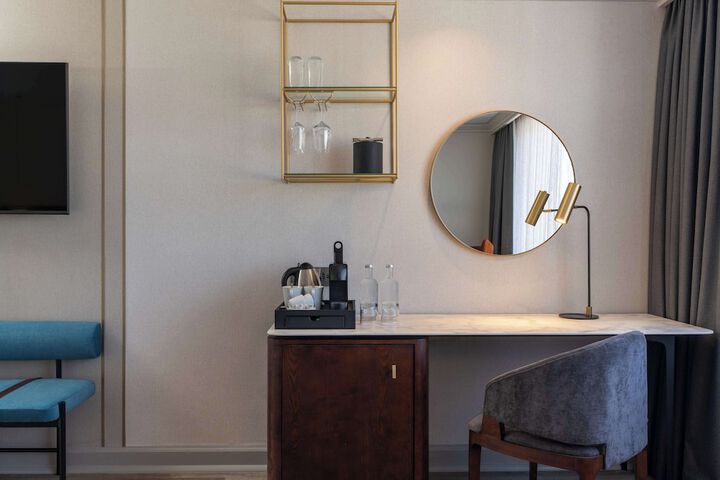 Room 53 of 229