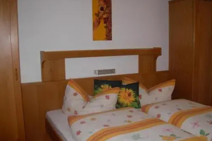 Room 3 of 11