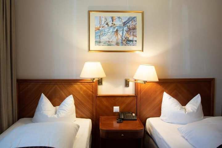 Room 14 of 37