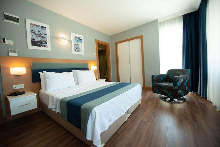 Room 17 of 39