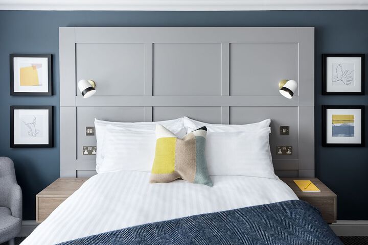 Room 2 of 85