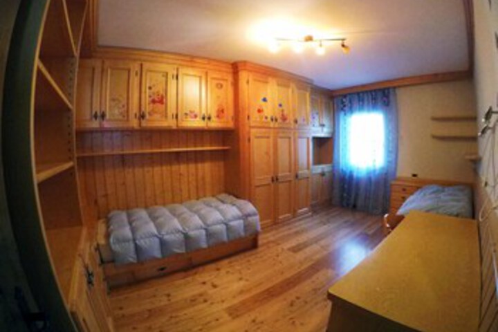 Room 17 of 43