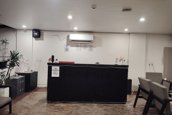 Room 5 of 9