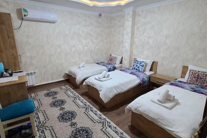 Room 28 of 102