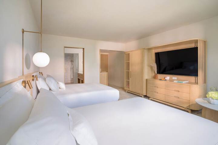 Room 16 of 83