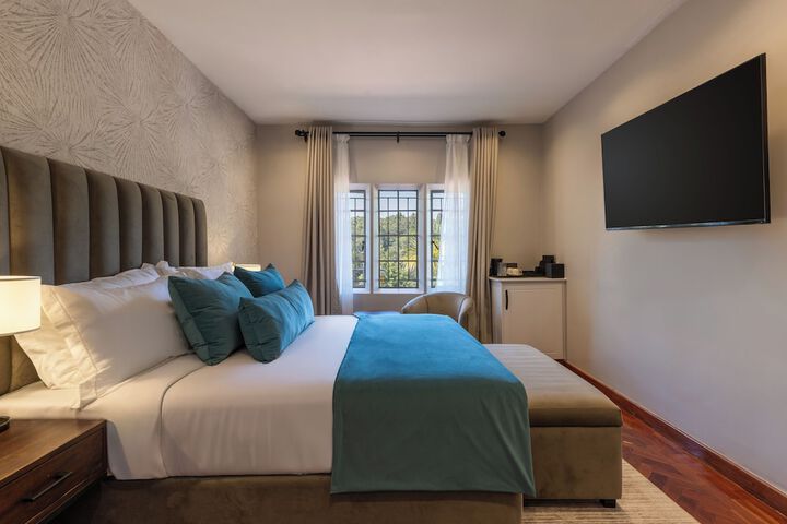 Room 10 of 96