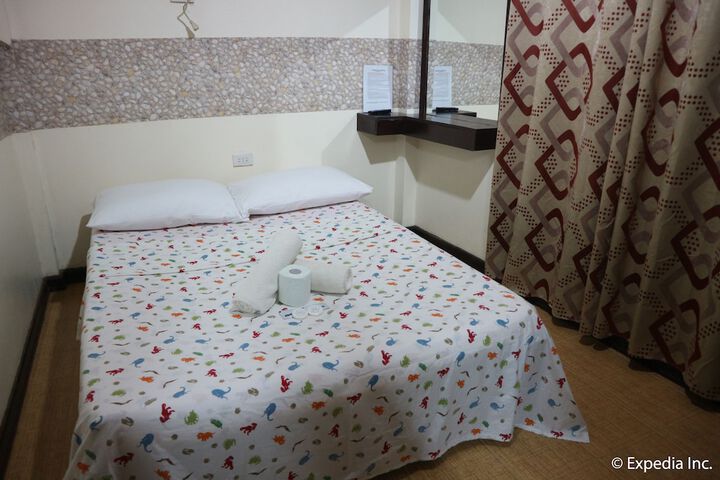 Room 9 of 34